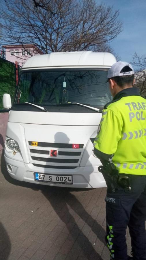 Öğrencilere güvenli eğitim uygulaması. .