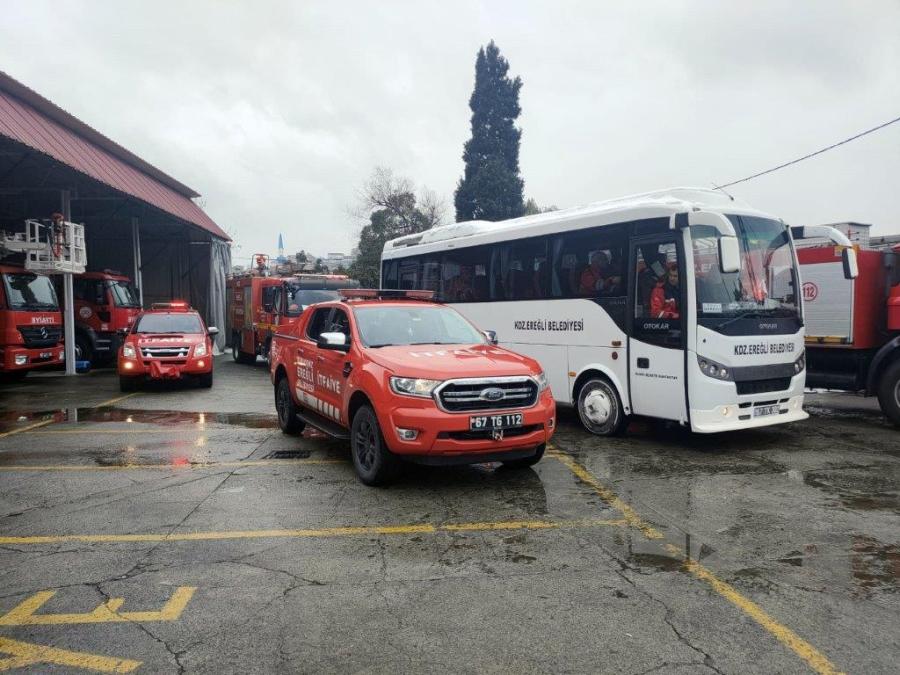 KDZ. EREĞLİ BELEDİYESİ, 18 KİŞİLİK İKİNCİ BİR ARAMA-KURTARMA EKİBİNİ DEPREM BÖLGESİNE GÖNDERDİ