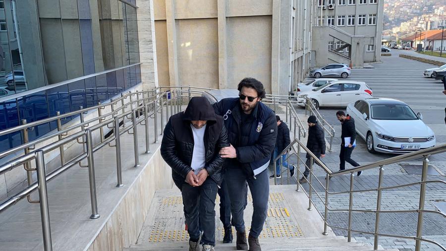 Kalpazanlar yakalandı.