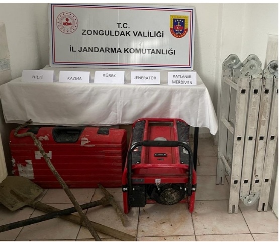 Kaçak kazıya suç üstü.