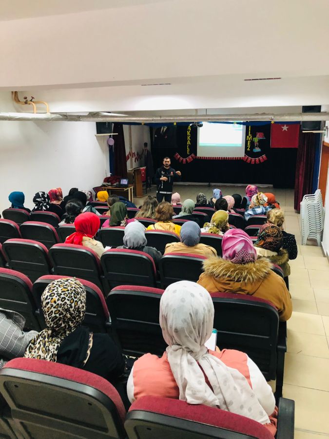 En iyi Narkotik Polisi Anne.