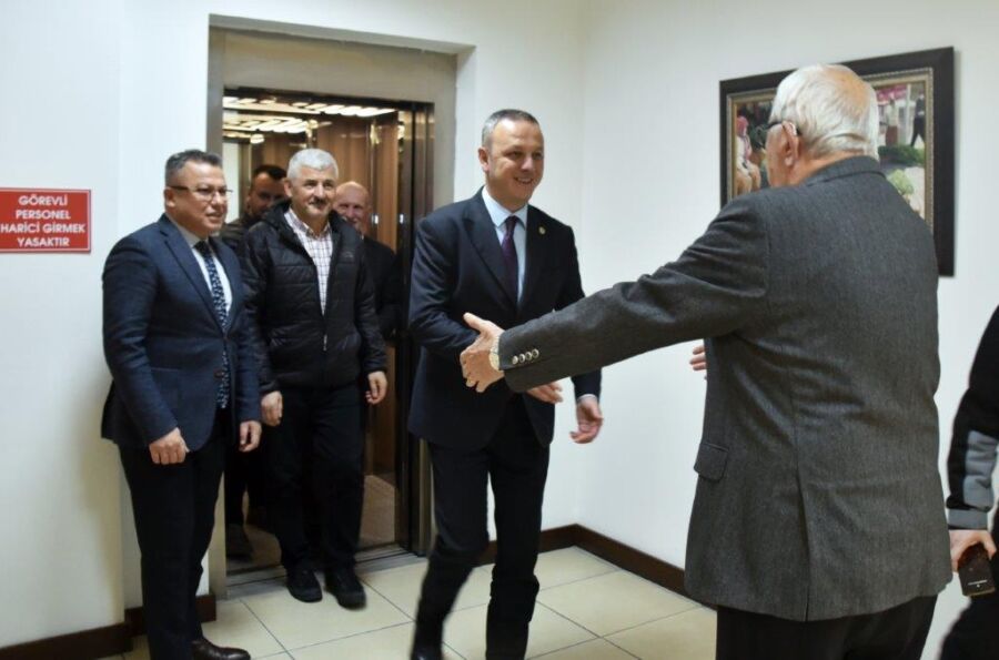 Zonguldak Belediye Başkanı Ömer Selim Alan, Kdz. Ereğli Belediye Başkanı Halil Posbıyık’a taziye ziyaretinde bulundu.