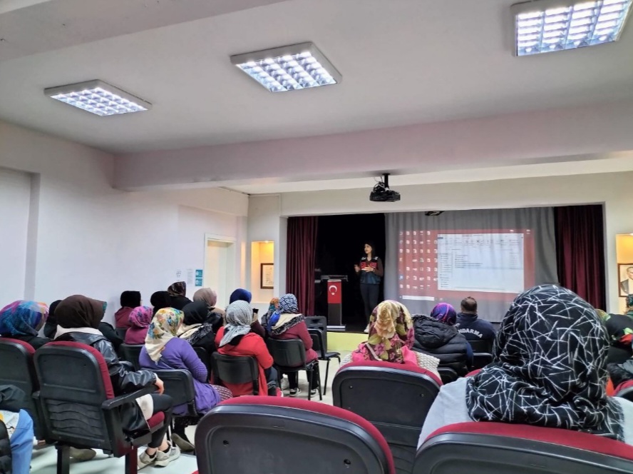 KADES (Kadın Acil Destek Hattı) uygulaması bilinçlendirme faaliyeti icra edilmiştir.