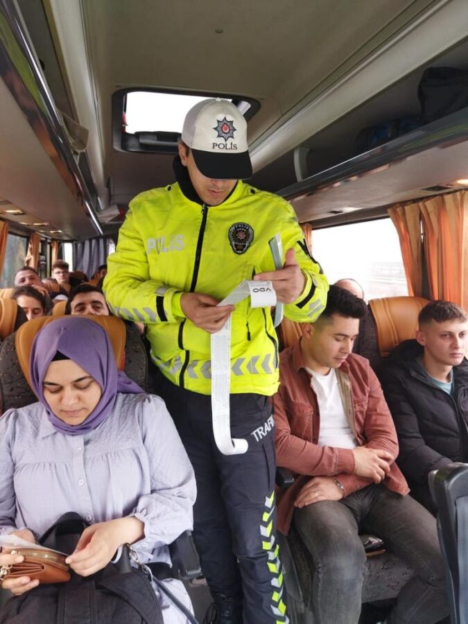 Jandarmadan Ramazan Bayramı Trafik Tedbirleri Kapsamında Bilgilendirme Faaliyeti
