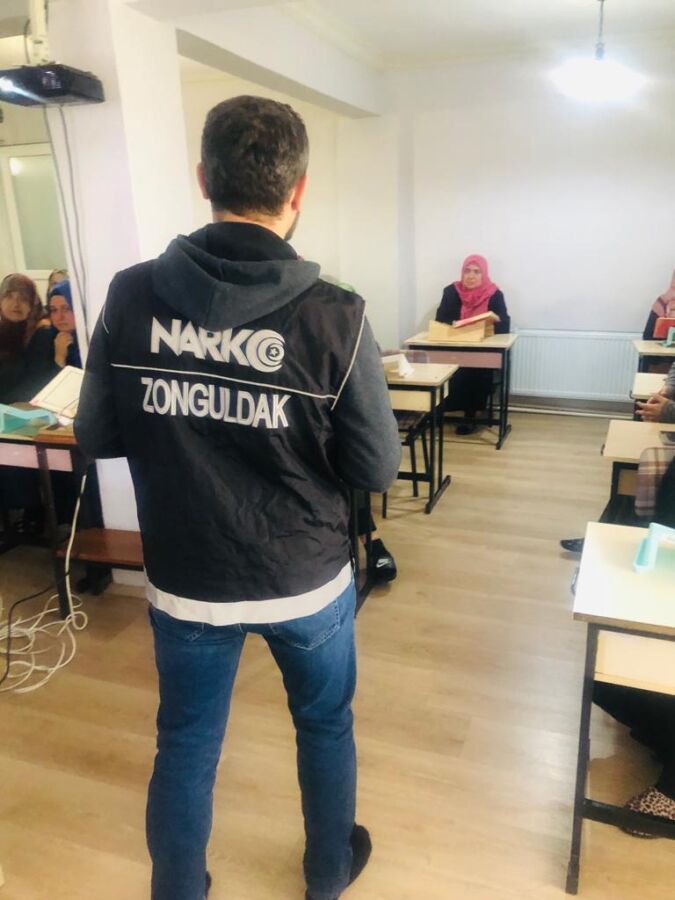 “En İyi Narkotik Polisi Anne”