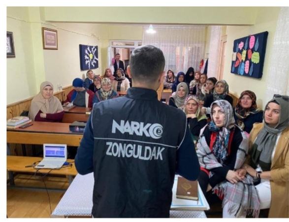 “En İyi Narkotik Polisi Anne”