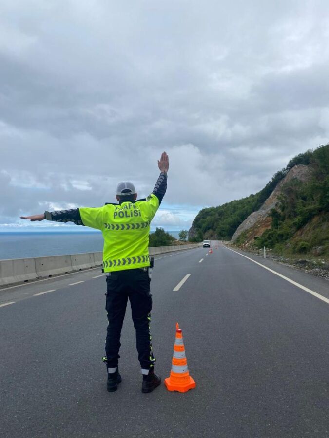 TRAFİK HAFTASINDA YOLCULARI BİLGİLENDİRME DENETİMLERİ YAPILDI.