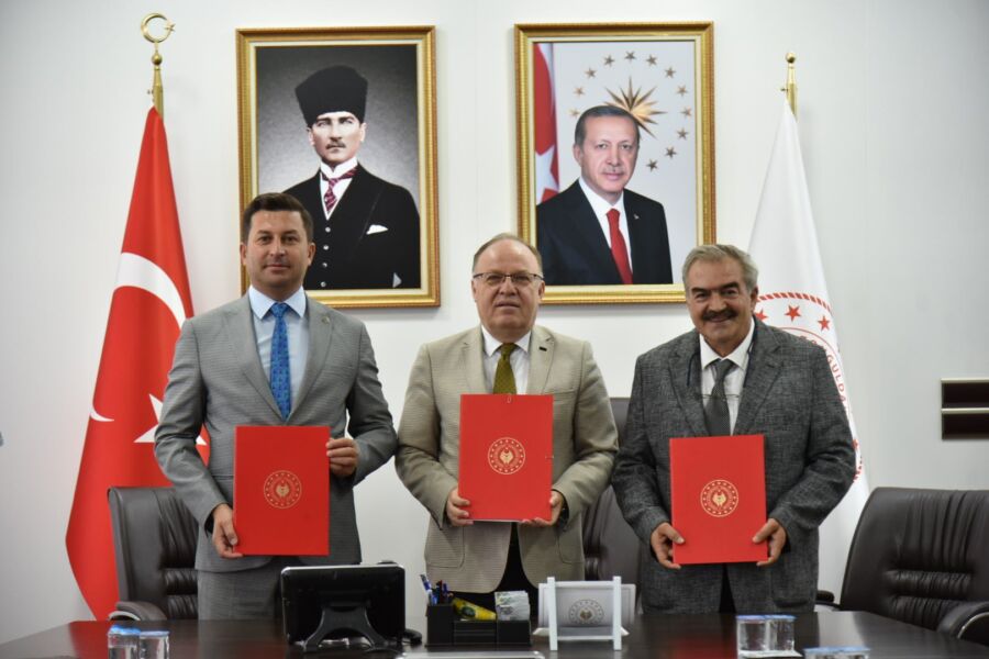 Yenilenebilir Enerji Kaynaklı Su Ürünleri Ağ Bakım ve Barınma Merkezi Projesi’nin Sözleşmesi İmzalandı