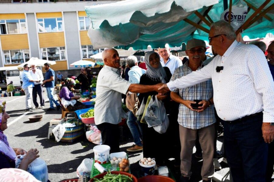 CUMARTESİ PAZARINDA YÜZLER GÜLÜYOR