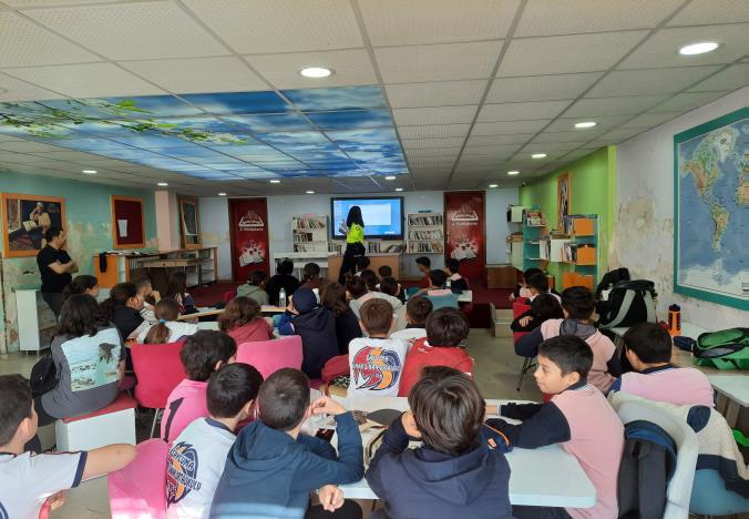 Öğrencilere trafik eğitimi.